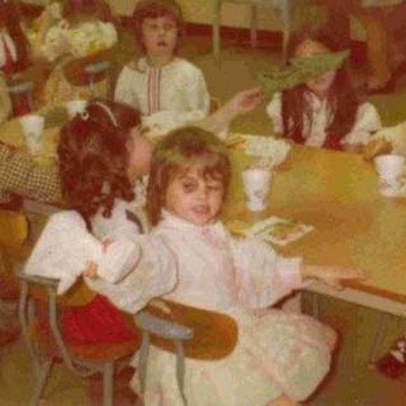 Meet your Posher, Geni - Picture 2 of 2